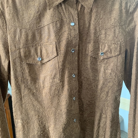 Faux suede brown Cowgirl Hardware western shirt. Rhinestone snaps. never worn - Picture 4 of 10